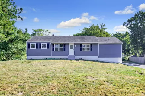 38 Pine River Rd, North Haven, CT 06473