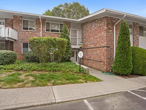 56 Southport Woods Dr #56, Southport, CT 06890