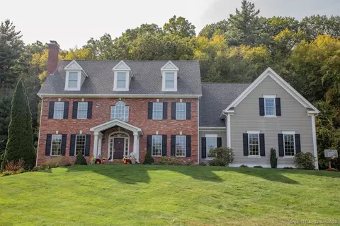 49 Avalon Dr, Avon, CT 06001