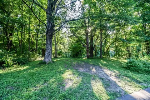 23 Farrell Rd, Newtown, CT 06470