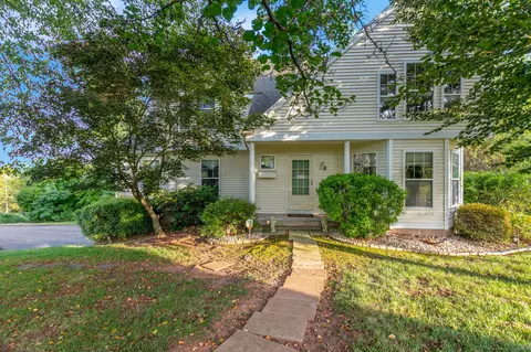 68 Nutmeg Hill Rd, Hamden, CT 06514