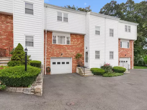 102 Pine Hill Ave #A2, Stamford, CT 06906