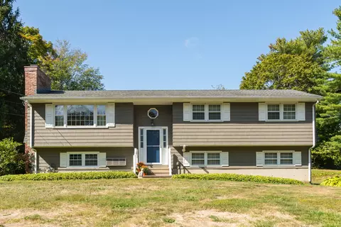 1066 Long Hill Rd, Guilford, CT 06437
