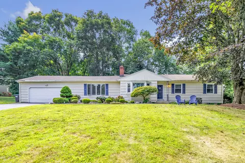 26 Wendy Rd, Trumbull, CT 06611