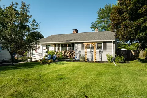 9 Hamilton Ct, Enfield, CT 06082