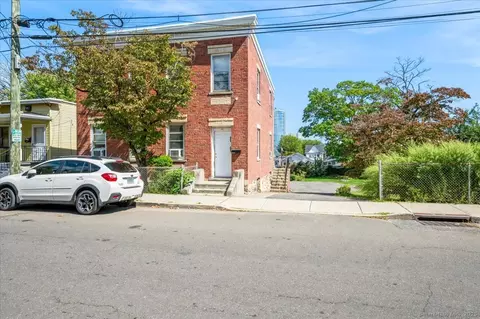 24 Wright St, Stamford, CT 06902