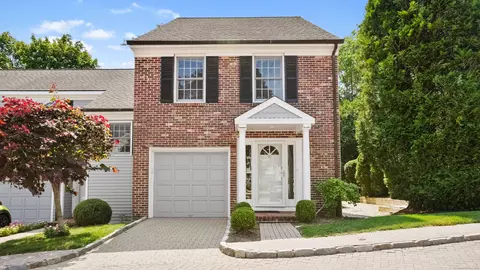 16 Ward Ln #16, Darien, CT 06820