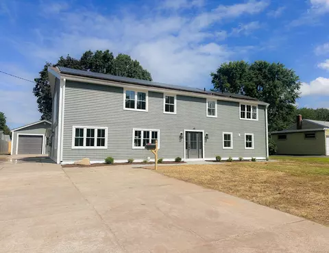 48 Greenfield Dr, Windsor Locks, CT 06096