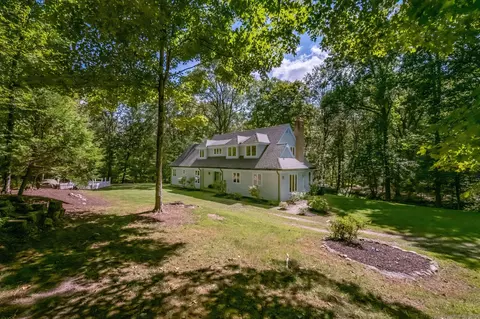 252 Chestnut Hill Rd, Killingworth, CT 06419