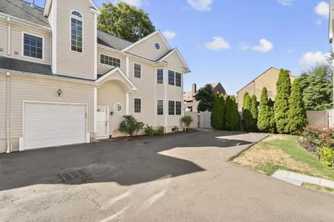 26 Douglas Ave #B, Stamford, CT 06906