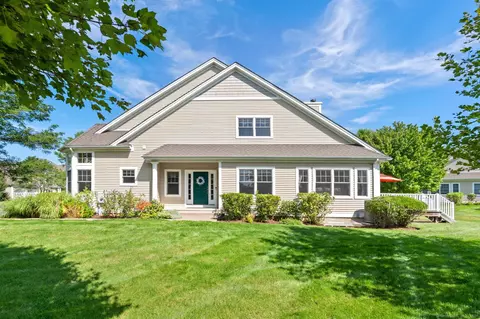 2 Seminole Way, Bloomfield, CT 06002