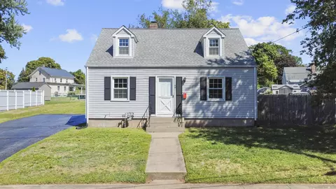 17 Westview St, Hamden, CT 06514