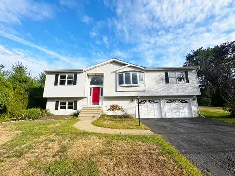 117 Ford St, Ansonia, CT 06401