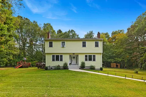 252 Chestnut Hill Rd, Colchester, CT 06415
