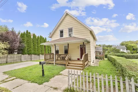 34 Mulberry St, Norwich, CT 06360