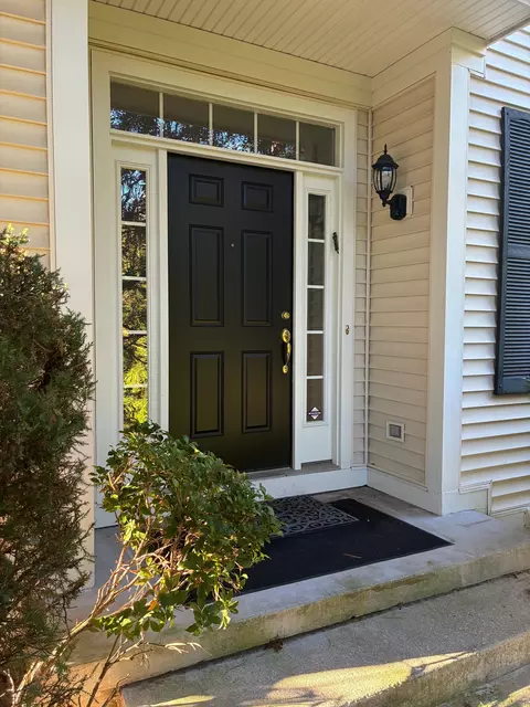 84 Goodwin Cir, Hartford, CT 06105
