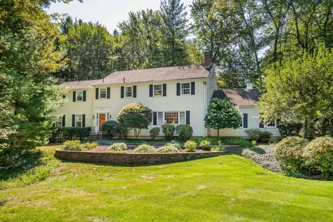 35 Beldenwood Rd, Simsbury, CT 06070