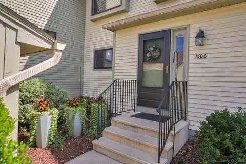 1506 Summer Hill Dr #1506, South Windsor, CT 06074