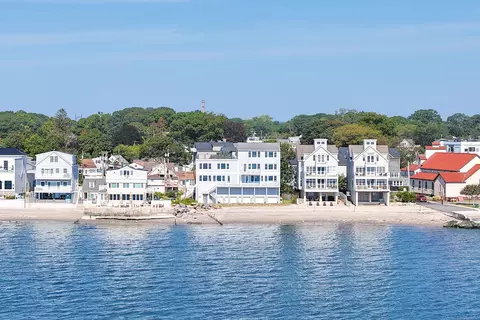 9 Stowe Ave, Milford, CT 06460