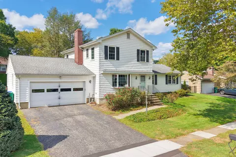 60 Carriage Dr, Stratford, CT 06614