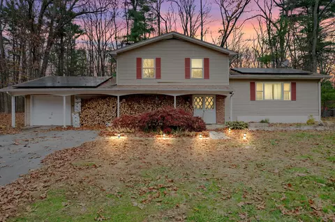50 Northwoods Rd, Farmington, CT 06032