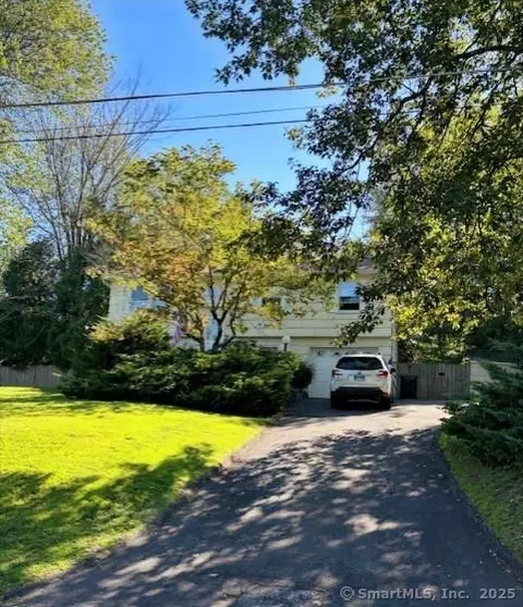 6 Ken Oaks Dr, Danbury, CT 06810
