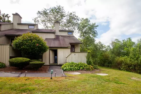 380 Old Waterbury Rd #24, Southbury, CT 06488