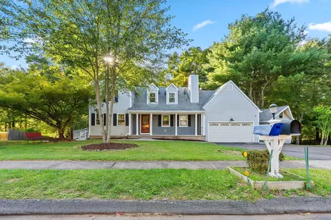 74 Clarence Ct, Middletown, CT 06457
