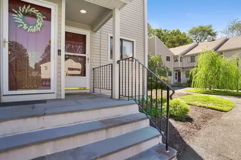 81 Lance Cir #81, Bridgeport, CT 06606