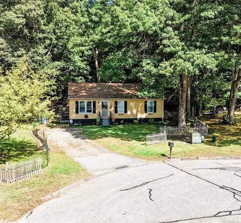 51 Courtney Ln, Killingly, CT 06241