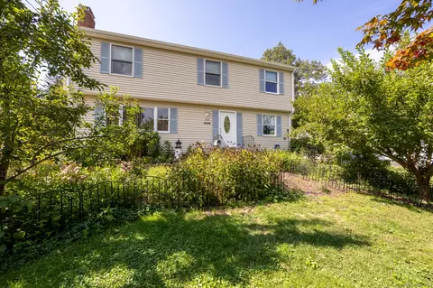 158 N Elm St, Manchester, CT 06042