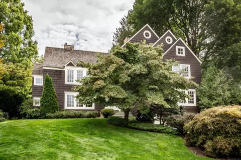 320 N Steele Rd, West Hartford, CT 06117