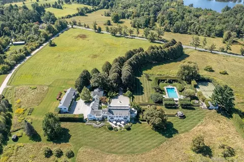 406 Wells Hill Rd, Salisbury, CT 06039