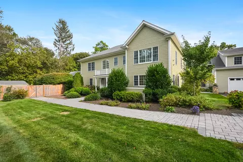 17 Pequot Dr, Norwalk, CT 06855