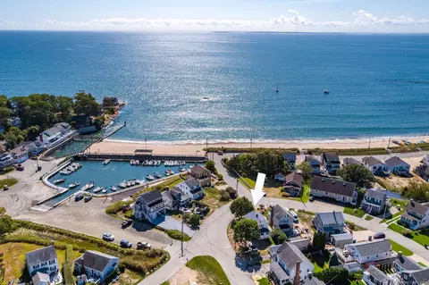 49 Ridgewood Rd, Old Lyme, CT 06371