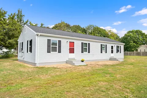 18 Tacoma Ct, Groton, CT 06340