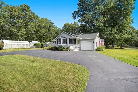 328 N Maple St, Enfield, CT 06082