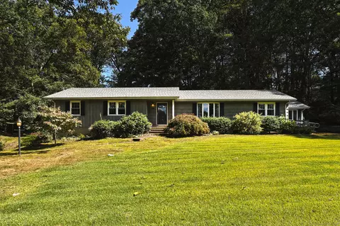 965 Red Fox Rd, Orange, CT 06477