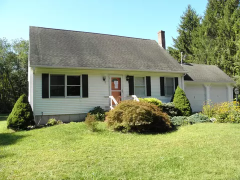 1089 Hopeville Rd, Griswold, CT 06351