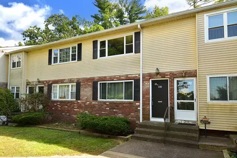 7 Georgetown Dr #H, Enfield, CT 06082