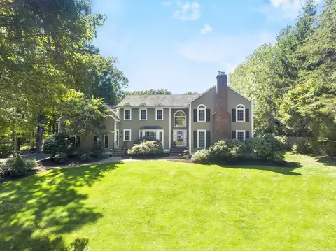 67 Limerick Rd, Trumbull, CT 06611