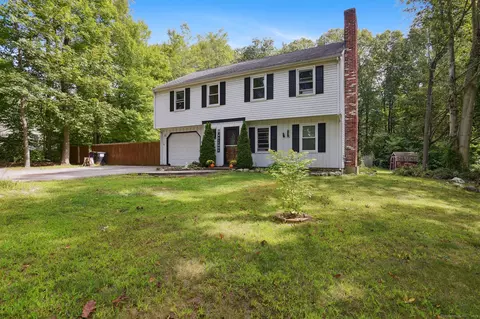26 Longate Rd, Clinton, CT 06413