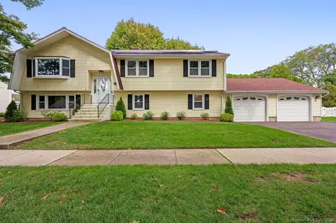 120 Sheffield Cir, Stratford, CT 06614