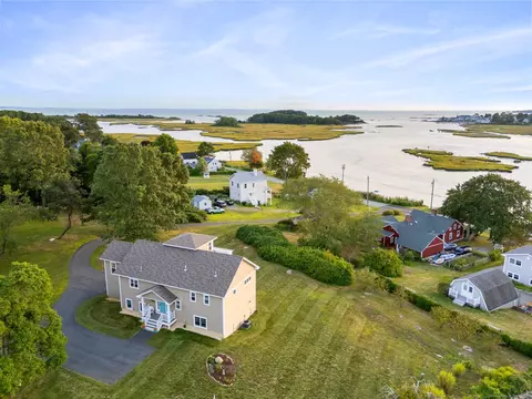 94 Old Black Point Rd, Niantic, CT 06357