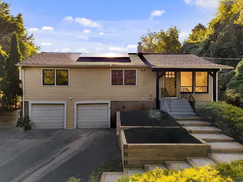 371 Denslow Hill Rd, Hamden, CT 06514
