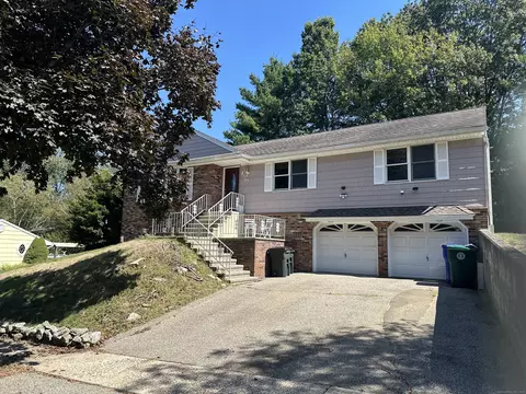 450 Emerald Pl, Stratford, CT 06614