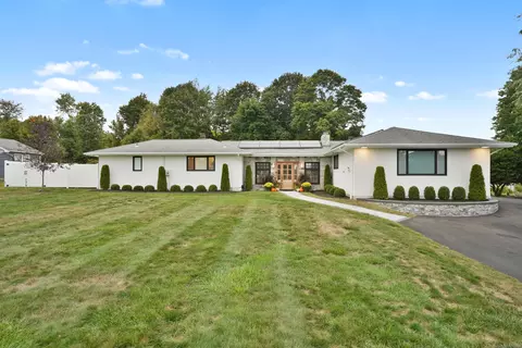 4 Old Farm Rd, New Fairfield, CT 06812