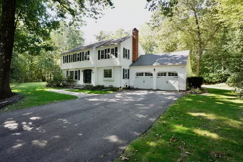 25 Goldenrod Ct, Cheshire, CT 06410