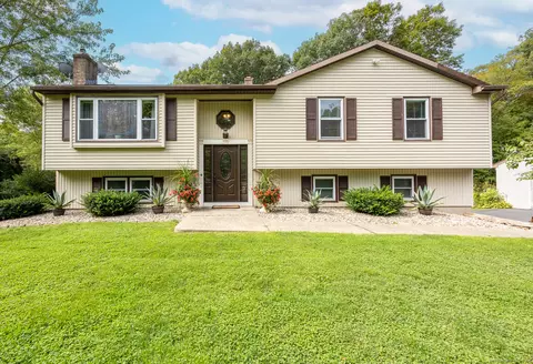 199 Aston Ln, Middletown, CT 06457