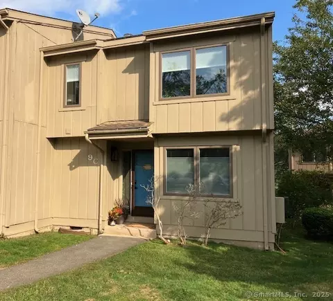 9 Pilgrim Hbr #C, Wallingford, CT 06492